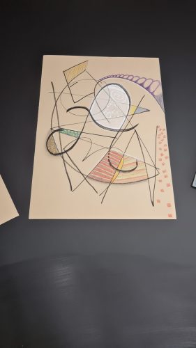 Présentation de l'œuvre de Bastien, artiste d'un jour, multi couleurs